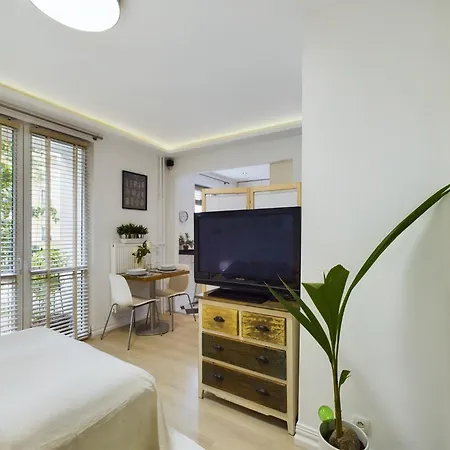 Apartment Comfortable For 2 People With Bathtub And Balcony In By Renters Warsaw