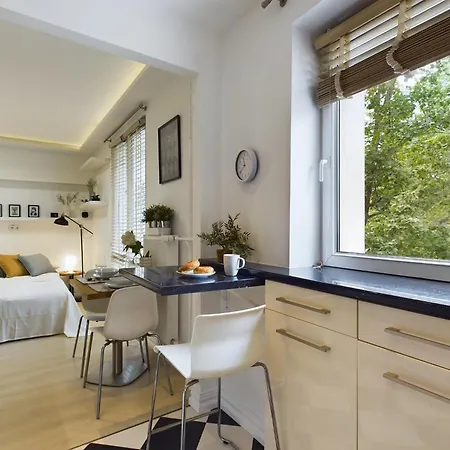 Comfortable For 2 People With Bathtub And Balcony In By Renters Warsaw