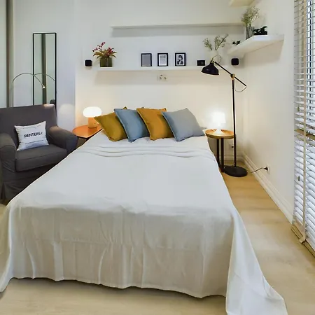 Apartment Comfortable For 2 People With Bathtub And Balcony In By Renters Warsaw